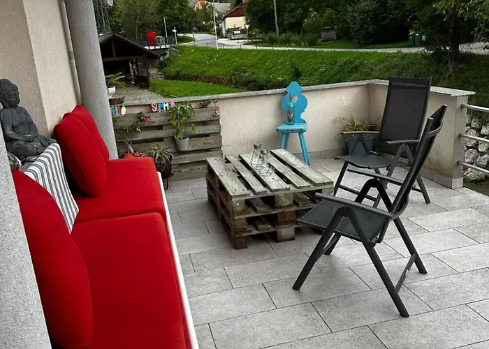 דירה Hisa Sreco בגונג'ה נה גורנג'סקם